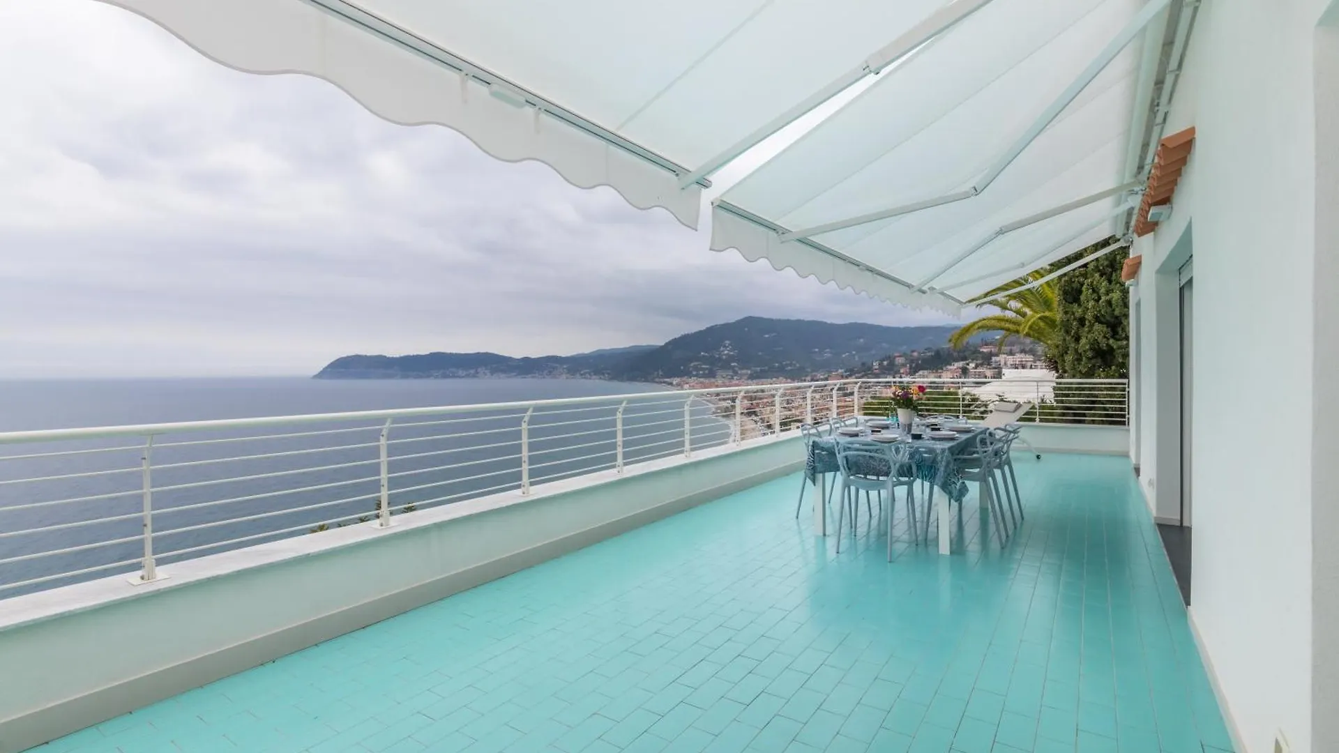 Apartmán La Fiorella: Appartamento Con Terrazze In Villa Alassio Itálie