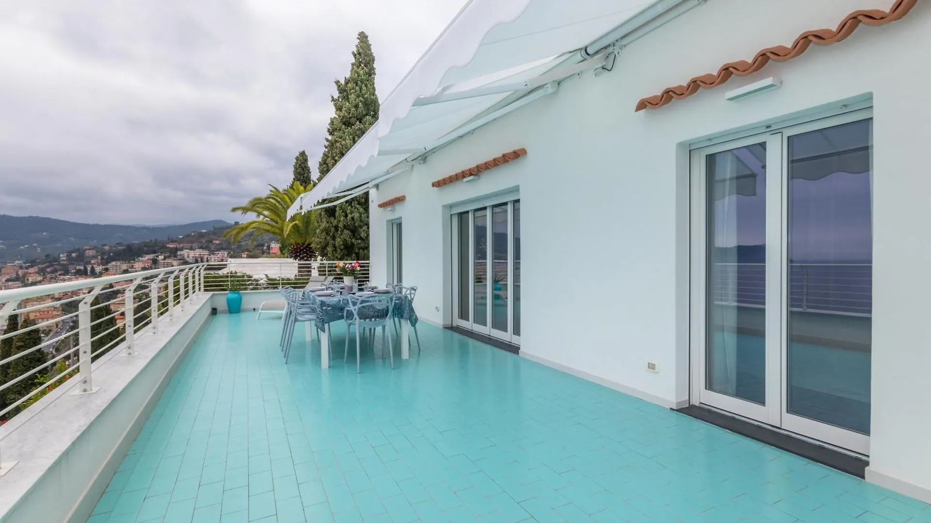La Fiorella: Appartamento Con Terrazze In Villa Alassio Apartment