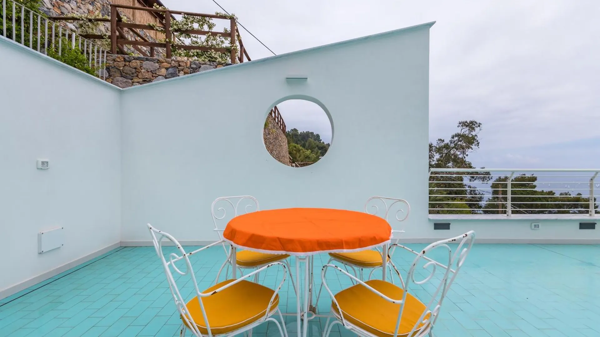 La Fiorella: Appartamento Con Terrazze In Villa Alassio 0*,  Italy