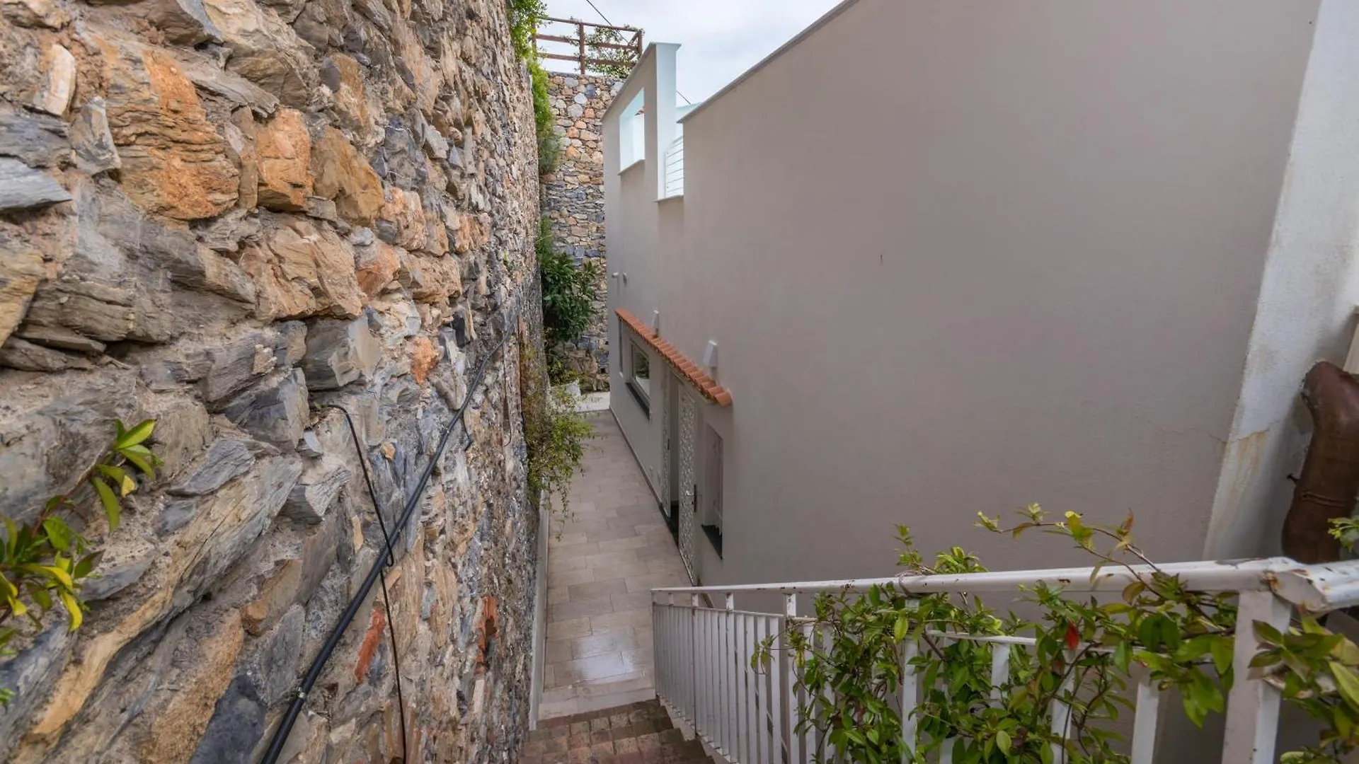 Apartment La Fiorella: Appartamento Con Terrazze In Villa Alassio