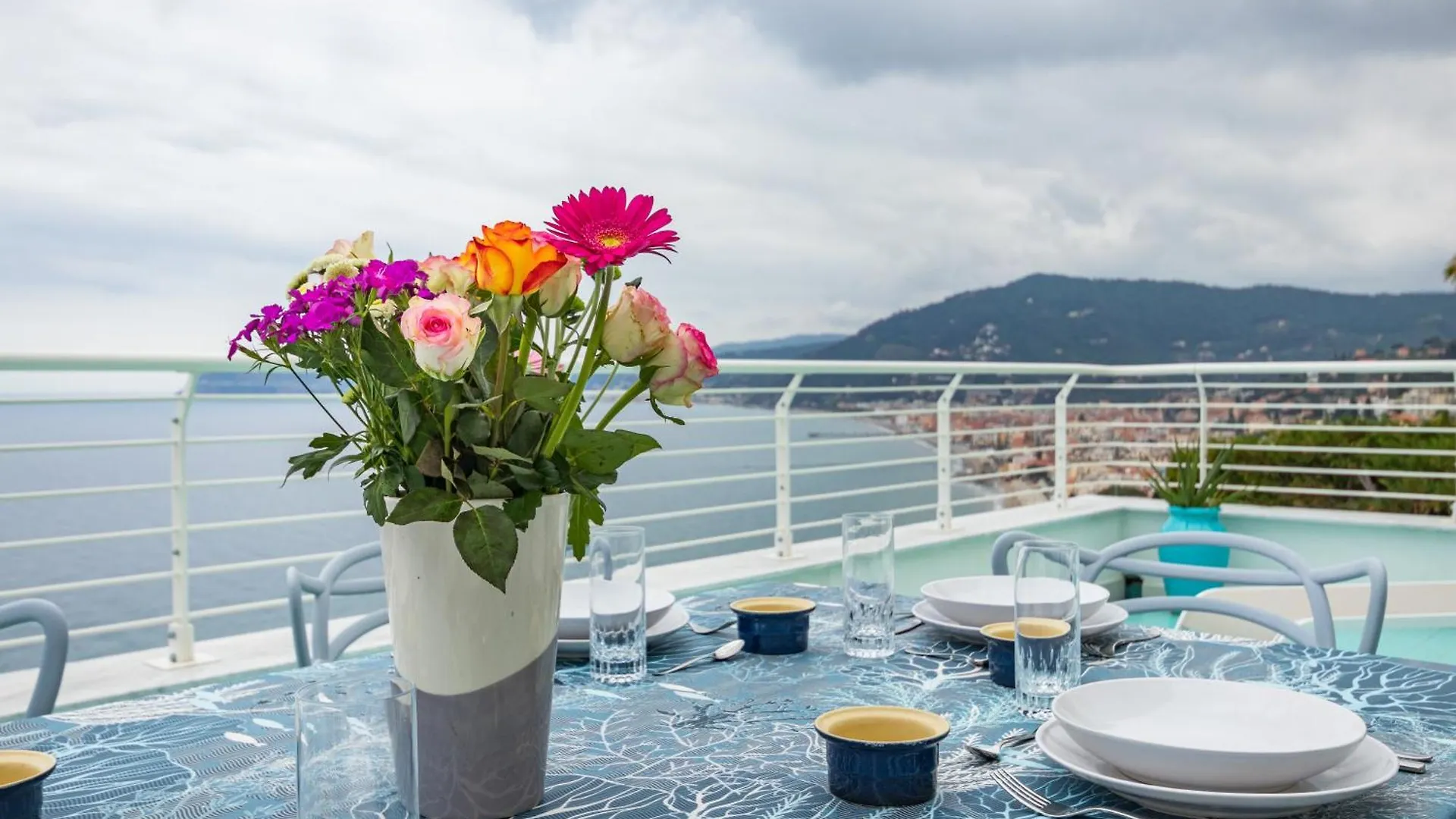 La Fiorella: Appartamento Con Terrazze In Villa Alassio Apartment